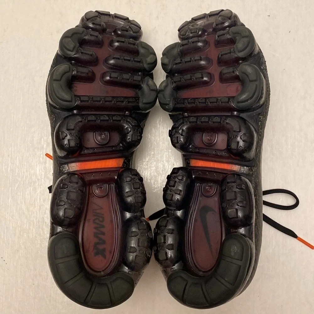 Nike Air VaporMax Flyknit Women’s Sneakers in the Dark Mushroom Colorway Size 10
